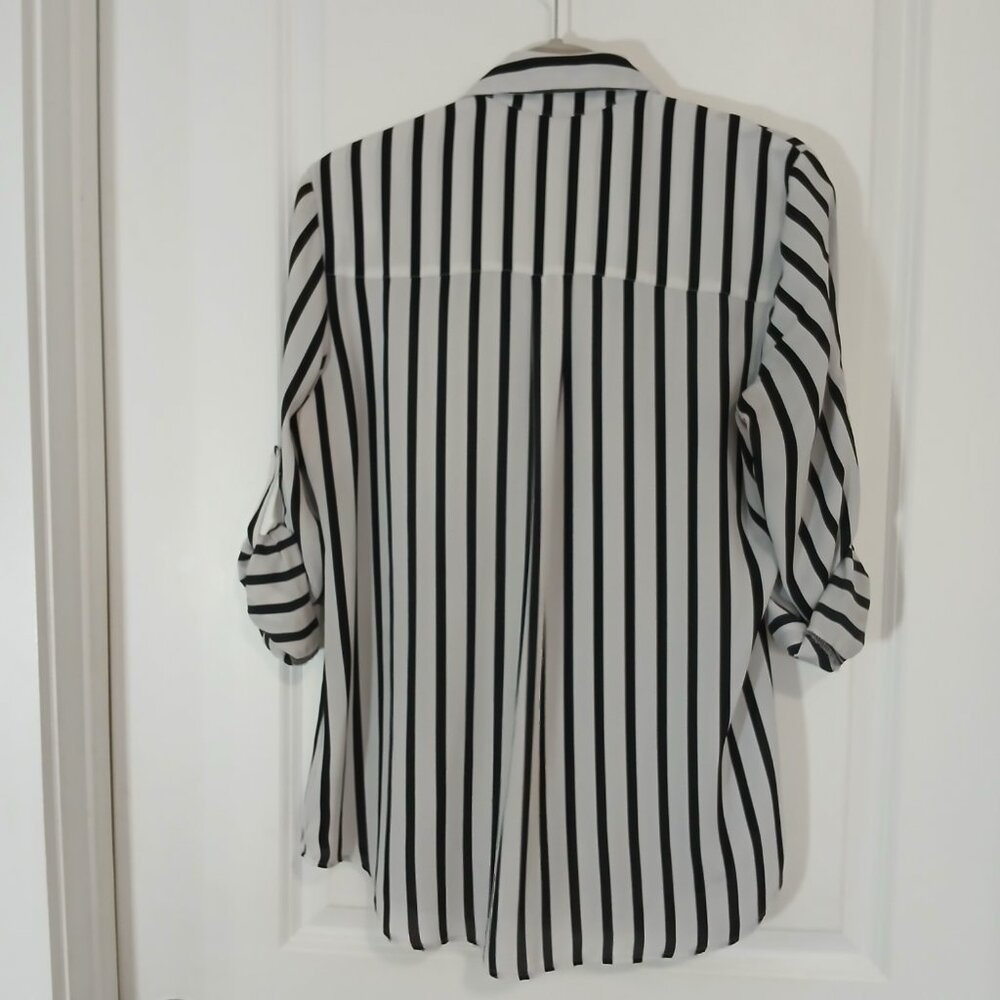 Express Portofino Shirt Women’s Medium Black White Stripe Button Front Blouse - Picture 3 of 8